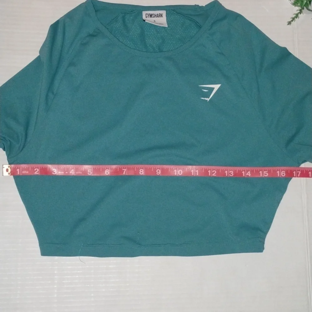 Gymshark Long Sleeve Crop Top. Teal in color. Women's size Small. - Picture 2 of 10